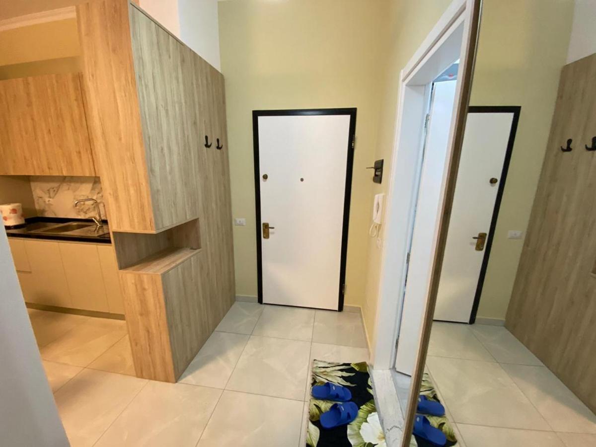Kevin'S Lungomare Apartment Vlorë Εξωτερικό φωτογραφία