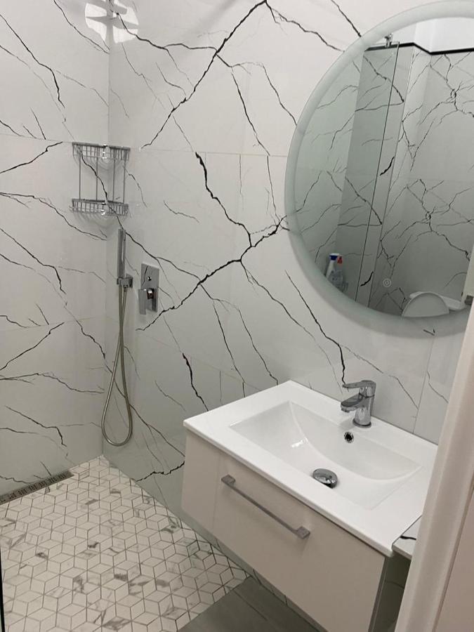 Kevin'S Lungomare Apartment Vlorë Εξωτερικό φωτογραφία