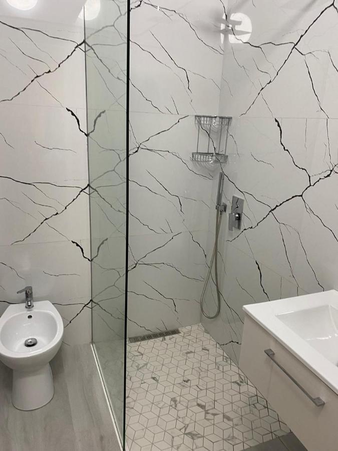 Kevin'S Lungomare Apartment Vlorë Εξωτερικό φωτογραφία